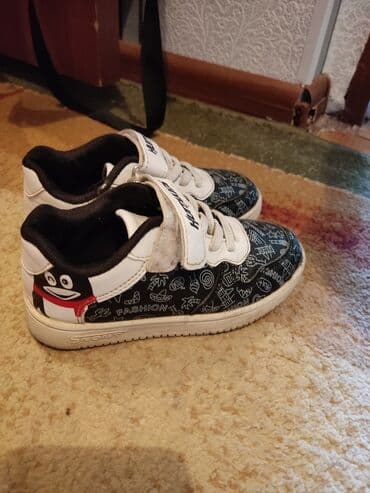 размер 28: Продаю детские кроссовки, в хорошем состоянии — 2