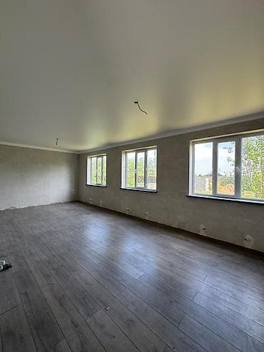 Үйлөр: ‼️🏡 ПРОДАЁТСЯ ДОМ С БОЛЬШИМ УГЛОВЫМ УЧАСТКОМ! 🏡‼️ 📍 с. Токбай, ул — 3
