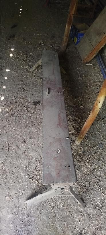 Кормушка для скота (металлическая, на ножках) - Материал: сталь