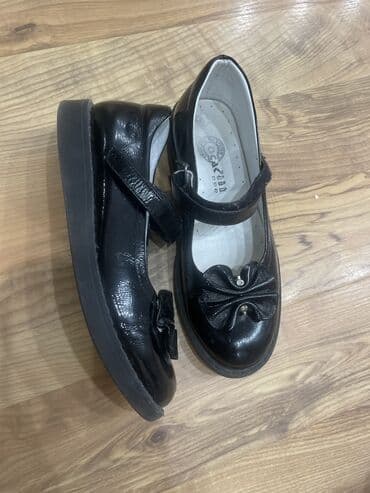 обувь для дома: Продаю туфли для девочек кожаные 
Р 34
Производство Турция
Фирма Ocak — 2