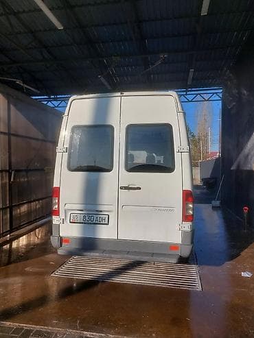Унаа: Mercedes-Benz Спринтер: 2004 г., 2.2 л, Кол менен иштөөчү, Дизель, Van — 3