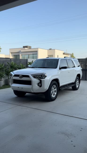 автомобиль внедорожник: Toyota 4Runner: 2019 г., 4 л, Автомат, Бензин, Внедорожник — 1