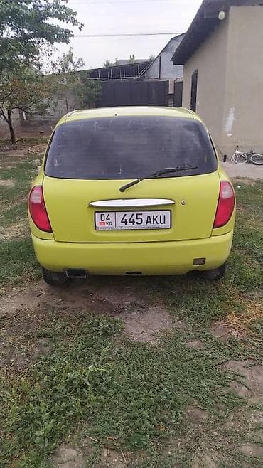 кирг щелк: Daihatsu Storia: 1999 г., Хэтчбэк — 2