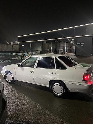 Daewoo Nexia: 2005 г., 1.5 л, Механика, Бензин, Седан