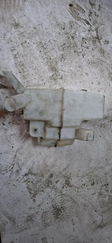 ml 2 7: Бачок Nissan 2010 г., Б/у, Оригинал, Япония — 2