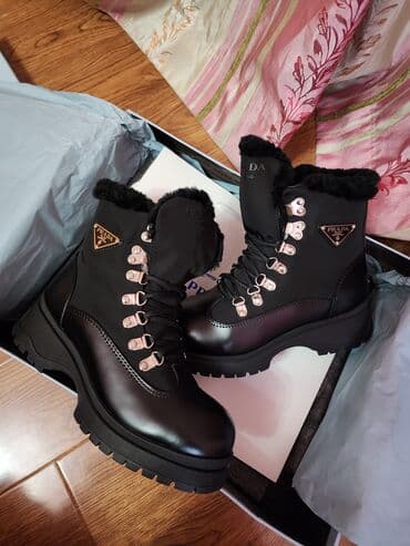 женские зимние сапоги из натуральной кожи и меха: Ботинки люкс реплика Prada. Натуральная кожа, утеплённые, с мехом — 4