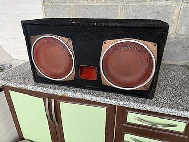 обмен на магнитолу: Сабвуферный ящик с двумя динамиками и внешним усилителем очень мощно — 1