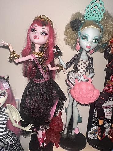 Продаю кукол Monster high: 1)Дракулаура «13 желаний» фулл,состояние