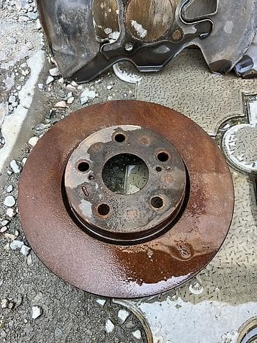 full construction: Передняя тормозная система от Lexus IS250 gse20-25 (двигатель 4GR‑FSE) — 8