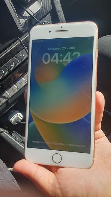 IPhone 8 Plus, Золотой — 2