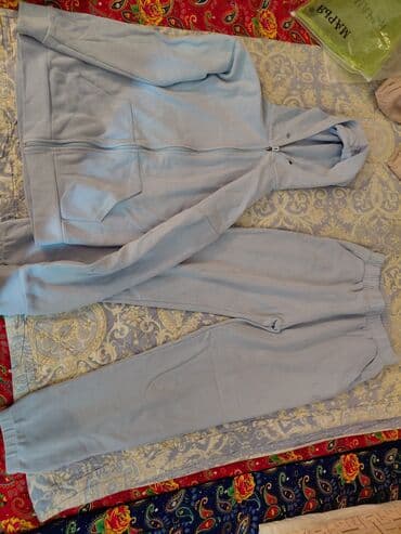 Костюм б.у размер 46-48 оргинал 200 at lalafo.kg Костюм б.у размер 46-48 оргинал 200