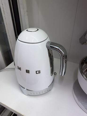 kitchen aid: Техника и кухонные аксессуары SMEG в фирменном ретро-стиле. На фото — 4