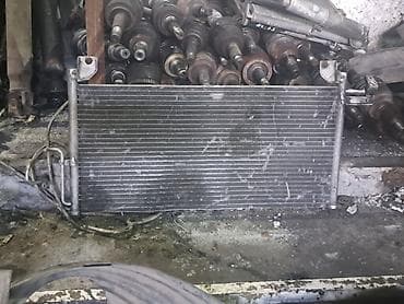 Оригинальный контрактный из Европы б/у радиатор кондиционера на Мазду