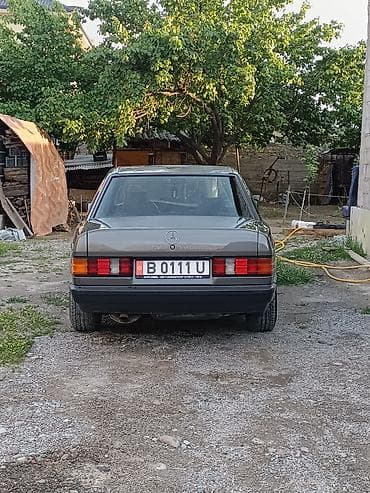 2 0 alt: Mercedes-Benz 190: 1985 г. — 2