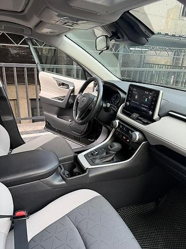 люк для буса: Toyota RAV4: 2019 г., 2.5 л, Вариатор, Бензин, Кроссовер — 7