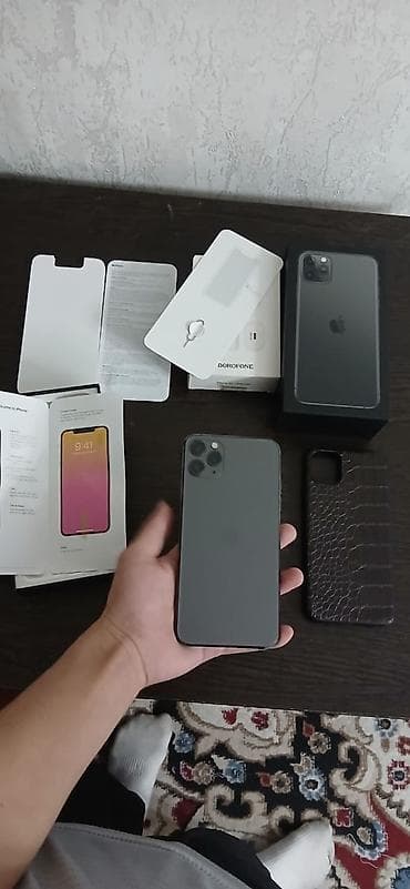 чехол: IPhone 11 Pro Max, 256 ГБ, Space Gray, Зарядное устройство, Чехол, Кабель — 1