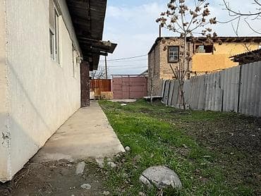 аренда к: Сдаётся в аренду дом с отдельным входом и место для машины. - район — 4