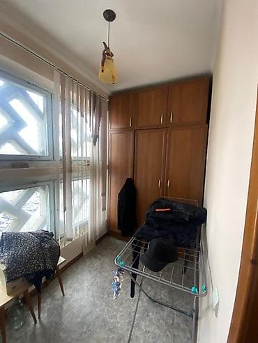 3 комнаты, 70 м², 12 мкр 106 серия, 8 этаж, Старый ремонт