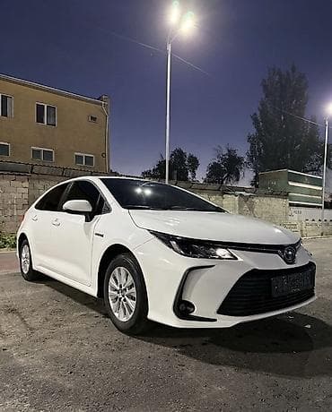 Toyota Corolla: 2023 г., 1.8 л, Вариатор, Гибрид
