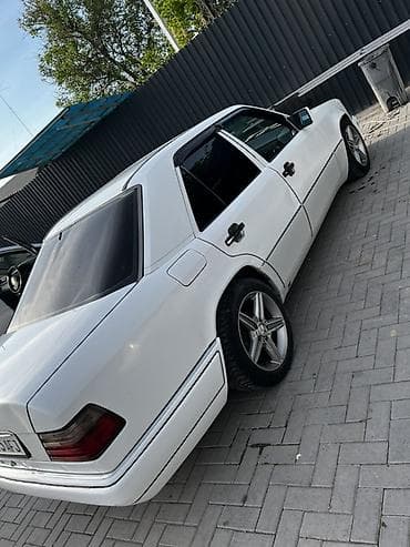 audi v8: Mercedes-Benz W124: 1994 г., 2 л, Автомат, Газ, Седан — 5