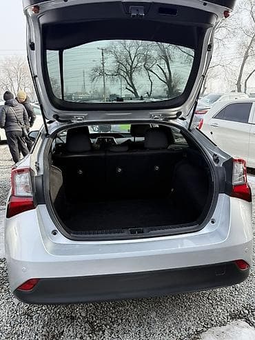 a6 c6: Toyota Prius: 2020 г., 1.8 л, Вариатор, Гибрид, Хэтчбэк — 7