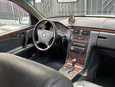Транспорт: Mercedes-Benz E-Class: 1998 г., 4.3 л, Автомат, Бензин, Седан — 8