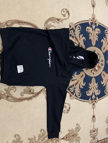 Толстовки: Худи Champion, черное - Классическая модель с капюшоном и передним — 1