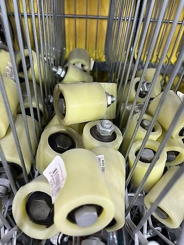 ролики для лесов: Ролики из полиуретана с осью и подшипниками - Материал ролика — 1