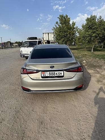 новый лексус: Lexus ES: 2019 г., 2.5 л, Вариатор, Гибрид, Седан — 3