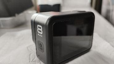 honor 8c: 1. GoPro HERO 8 Black. Плюс запасная батарейка и силиконовый защитный — 6