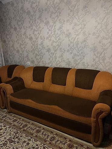 диван с креслой: Комплект мягкой мебели, Б/у, цвет - Коричневый — 4