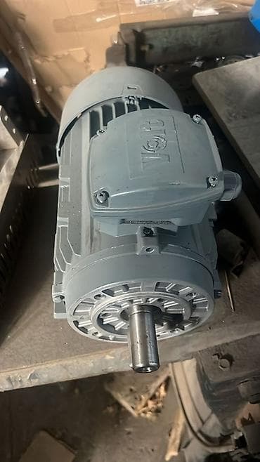 Электродвигатель, Трехфазные, Мощность: 1,5 кВт, Обороты: 1500 об/мин