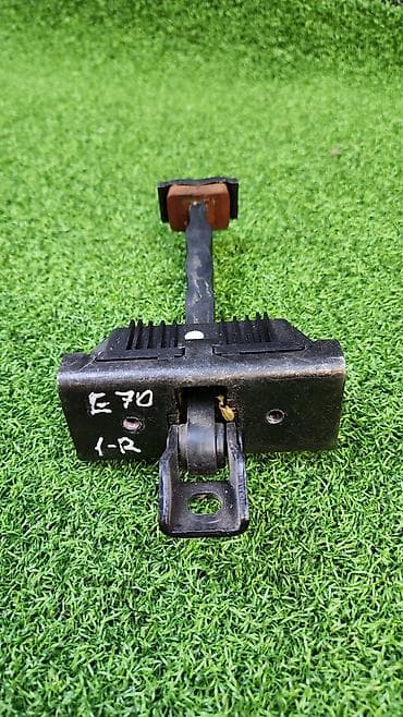 германика 302: Ограничитель двери пер е70 Год 2010 В отличном состоянии, очень — 4