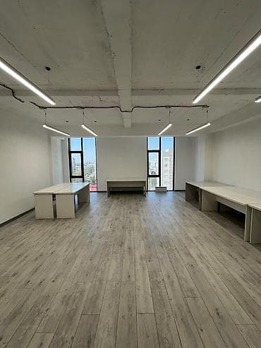 Кыймылсыз мүлк: Кеңселерди ижаралоо, 54 м², Бизнес борборунда, Өзүнчө ашканасы менен, Юридикалык дареги менен — 1