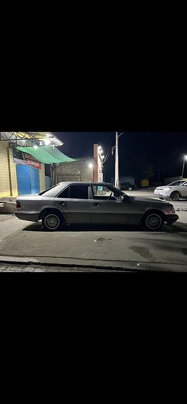 Mercedes-Benz W124: 1993 г., 2.2 л, Автомат, Бензин, Седан — 7
