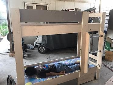 small table: Двух яростный кровать 180x72см
Доставка бесплатная 
 звонить! — 3
