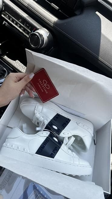 butun since 1983: Мужские кроссовки, 36, Valentino Garavani, Новый, цвет - Белый — 1