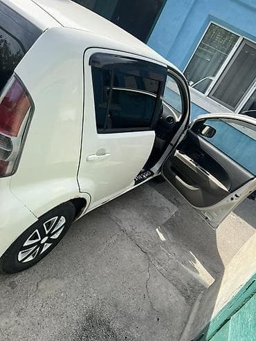 changan deepal: Toyota Passo: 2004 г., Хэтчбэк — 2