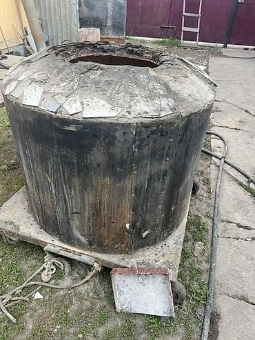Самсыга Тандыр Донголок менен каталаган жерге коюп алып иштетсе болот