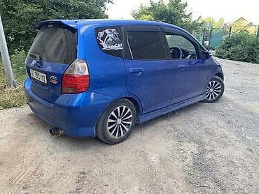 Продажа авто: Honda Fit: 2004 г., 1.5 л, Вариатор, Бензин, Хэтчбэк — 1