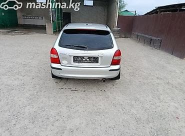 Mazda 323: 2000 г., Ручные, Бензин, Хэтчбэк