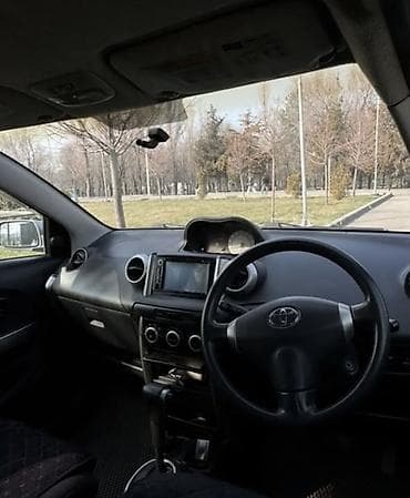 Toyota Ist: 2004 г., 1.3 л, Автомат, Бензин, Хэтчбэк — 4