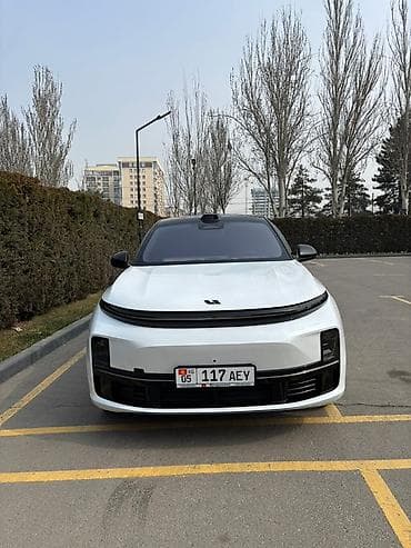 бадя для бетона: Lixiang L7: 2023 г., 1.5 л, Автомат, Гибрид, Кроссовер — 1