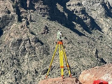 Геодезические услуги: ✔ Разбивка зданий, дорог, откосов ✔ Топосъёмка