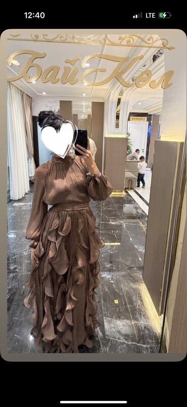 длинное платье в пол с разрезом на ноге: Платье (надевала один раз)
на рост 170+ — 1