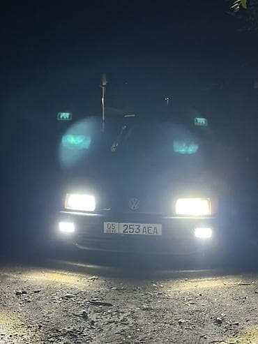 капот лупарик: Volkswagen Passat Variant: 1993 г., 1.8 л, Механика, Бензин, Универсал — 8