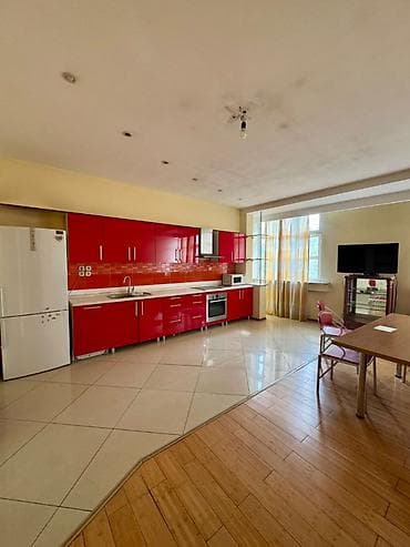 red centr: 4 комнаты, 203 м², Индивидуалка, 3 этаж — 3