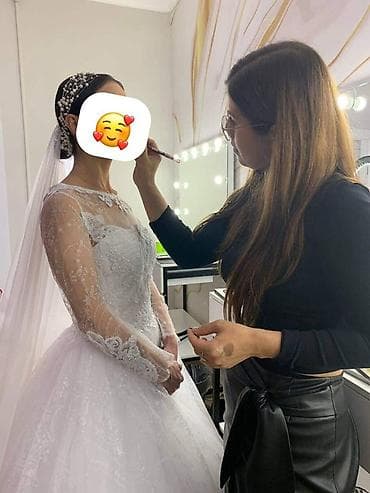 горловина: Свадебное платье с кружевным верхом и пышной юбкой - Силуэт: бальное — 1