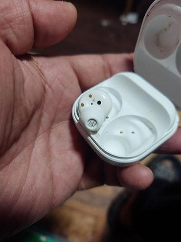 samsung buds 2: Беспроводные наушники-вкладыши с зарядным кейсом самсунг бадс фе — 1