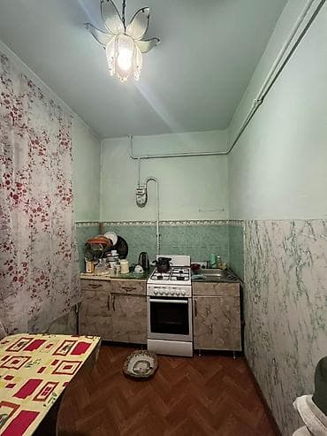58: 1 комната, 35 м², 105 серия, 1 этаж, Старый ремонт — 2